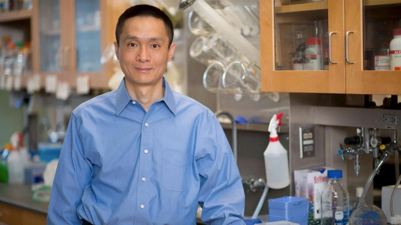 Pioneering UChicago chemist wins 2023 Wolf Prize University of